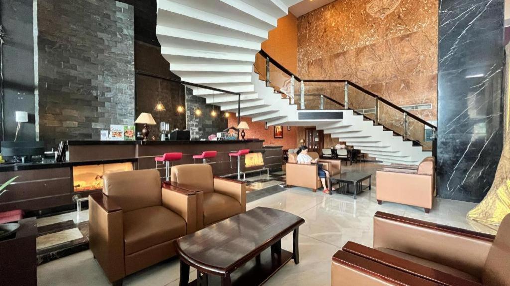 Grand Antares Hotel Μεντάν Εξωτερικό φωτογραφία