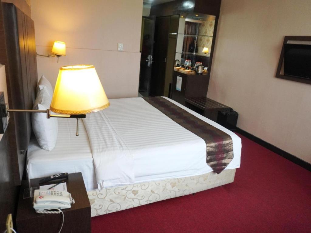 Grand Antares Hotel Μεντάν Εξωτερικό φωτογραφία