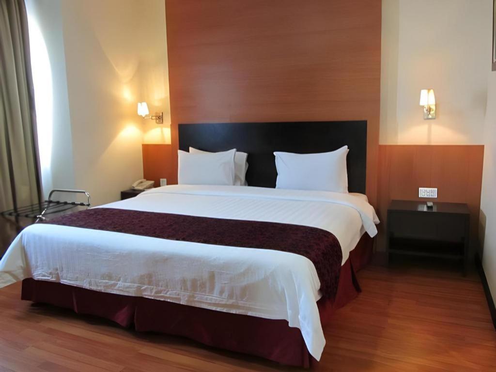 Grand Antares Hotel Μεντάν Εξωτερικό φωτογραφία